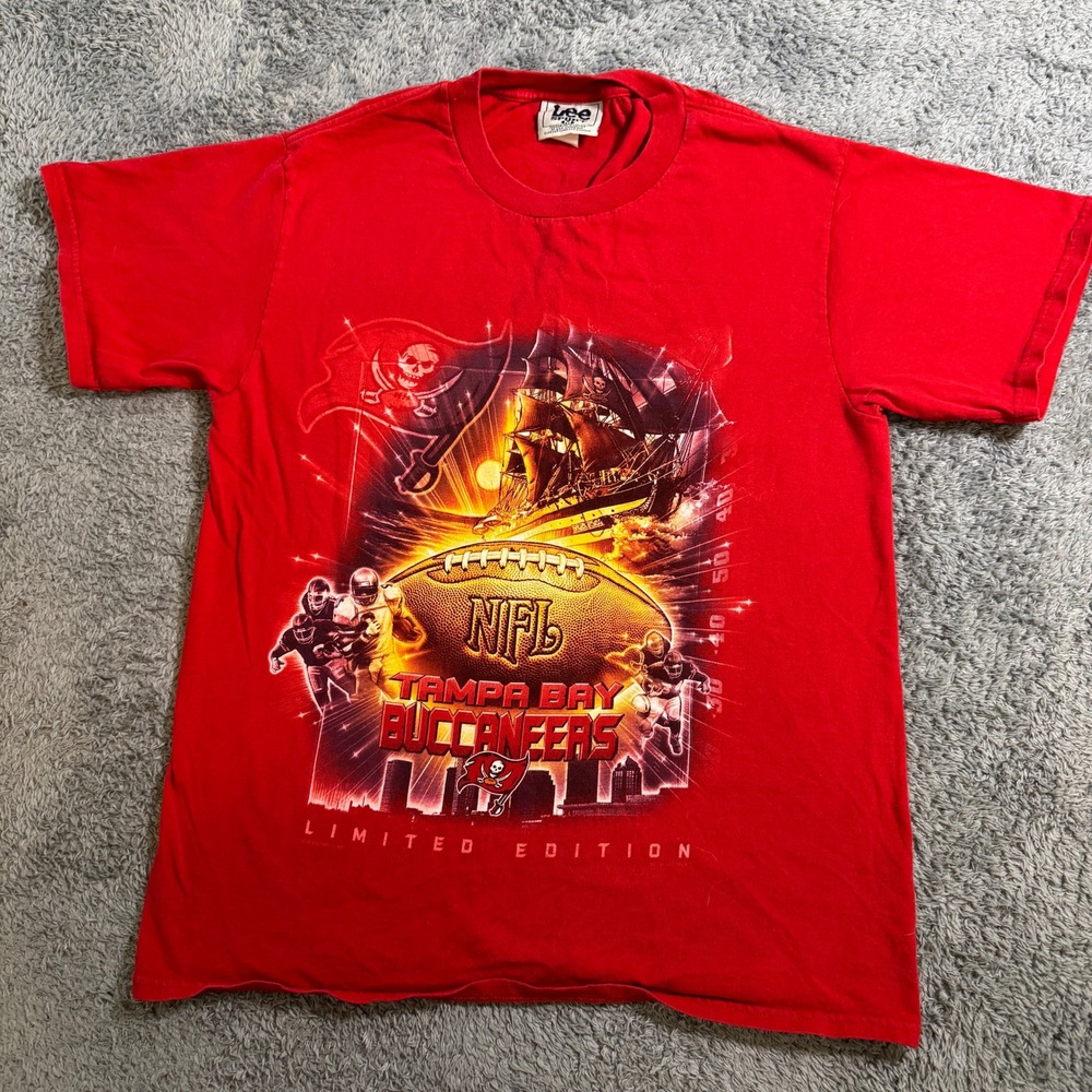 Lee Sport Tampa Bay Buccaneers T Shirt Mens Medium Red Limited Ed Graphic Tee